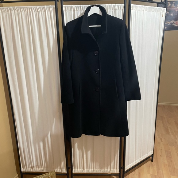 Malia  Bellandi. - Picture 1 of 4